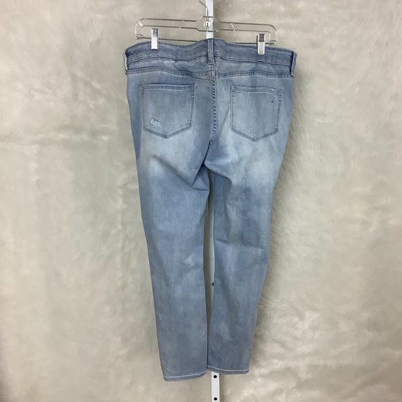 Blanqi Light Wash Distressed Maternity Skinny Jeans 12 - Picture 3 of 7